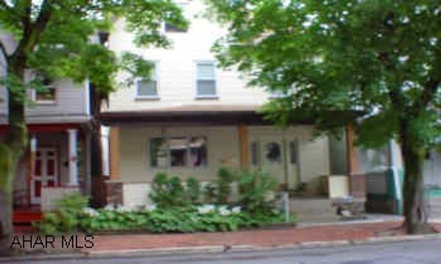 VERY NICE!  MOVE IN CONDITION.  PRIVATE BACK YARD. CENTRAL AIR, 3 BEDROOMS, ATTIC COULD BE FINISHED FOR 4TH BEDROOM.