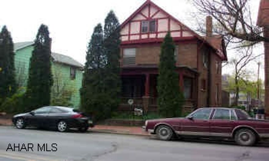 3 story finished, beautiful old home that could be restored. 3 story finished, beautiful old home that could be restored. Old woodwork, working fireplace. could be duplex. water lines to 2nd floor, some leaded windows.