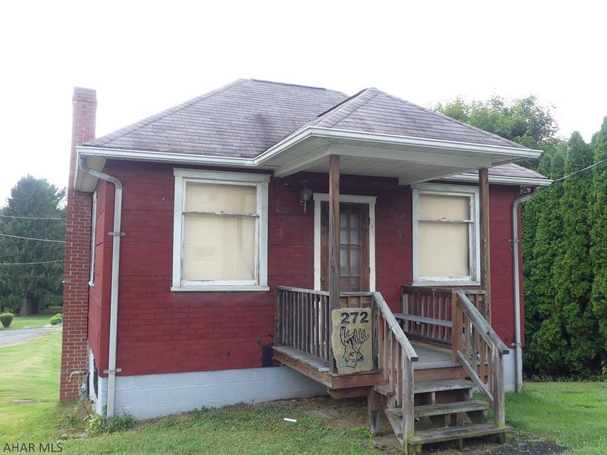 Tiny House in Windber that needs finished. Hardwood floors and open floor plan. Could have commercial or business possibilities.