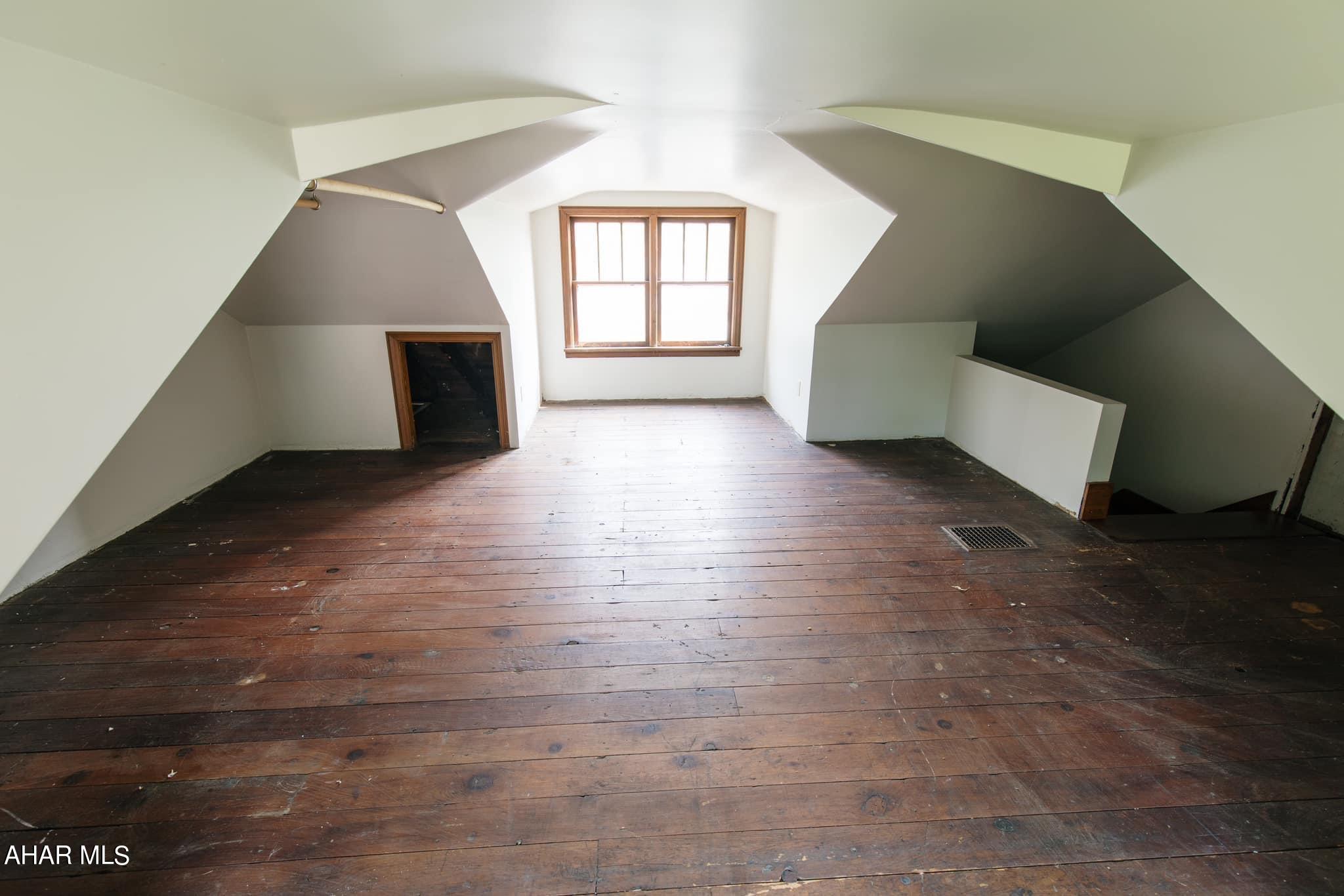 Llyswen - Residential