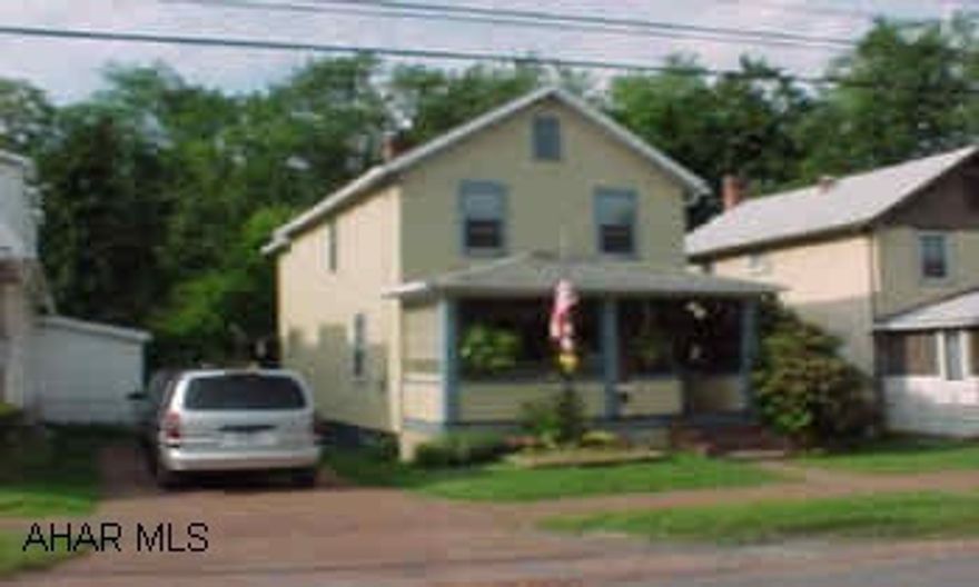 3-BR, 2-sty. Good family home. Nice fenced rear yard.