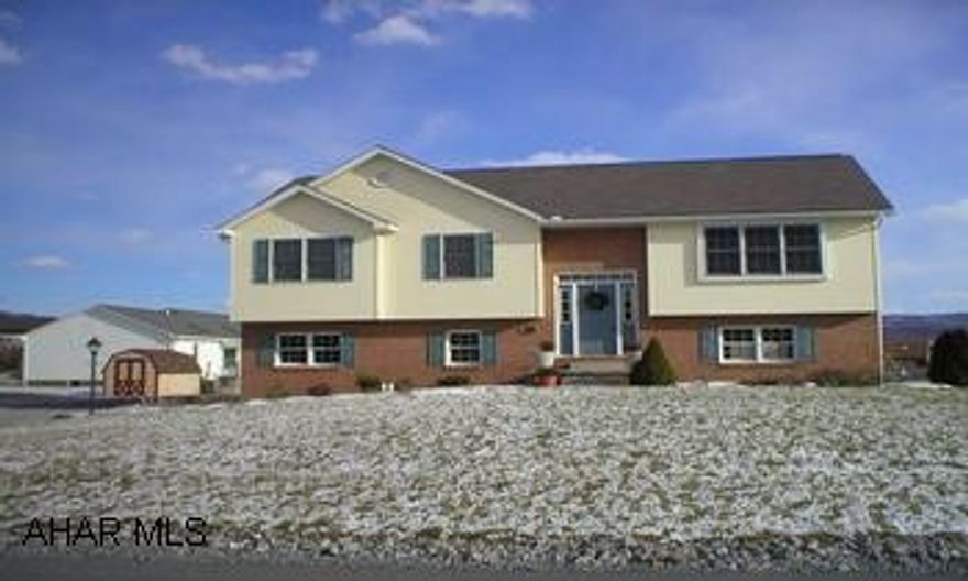 Lovely Bi-Level in Westmont Area of Old Town Village. Nice Home, 2 car garage, new carpet.