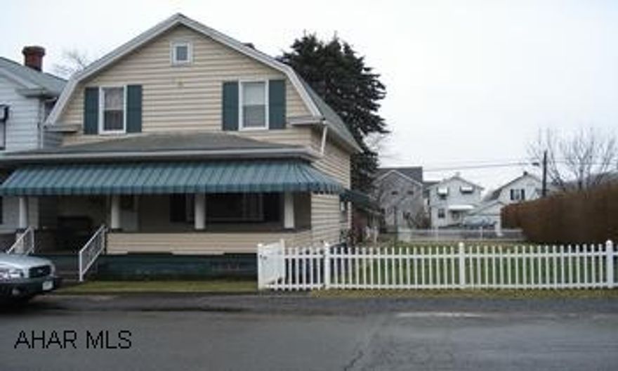 2 story on fenced double lot w/ shed, LR, DR, EIK, 3BR, central air, new furnace, deck & patio w/pergola 2 story on fenced double lot w/shed, LR, DR, EIK, 3BR, central air, new furnace, deck & patio w/pergola