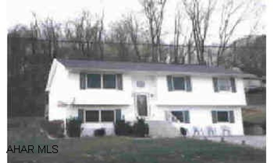 Gorgeous 3 bedroom house, almost like brand new! Gorgeous 3 bedroom house, almost like brand new!