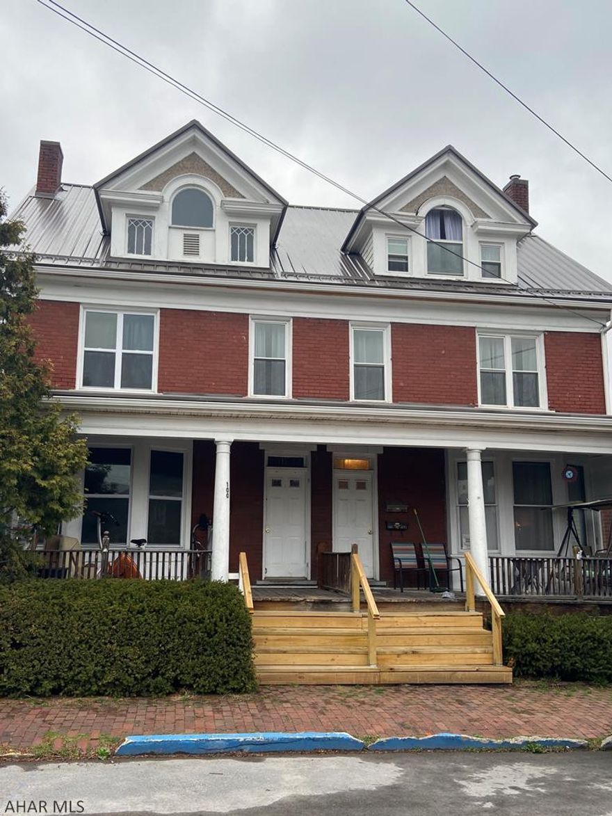 3 unit rental in Tyrone.