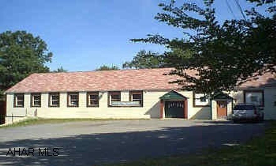 Bar / Real Estate - All equipment incuded.  Sold "as is". Bar / Real Estate - All equipment incuded.  Sold "as is".