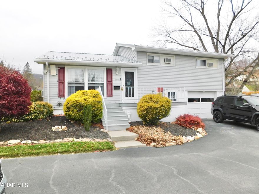 This sweet little multilevel checks all of the boxes!  Completely up to date and meticulously cared for and loved.  From the new roof ,windows paved driveway and perfectly manicured secret garden this one is perfection!! Perfectly move in ready!
Loads of natural light and extra living space for the crafter or painter or just gathering w/friends.
Dont wait or you will miss out.