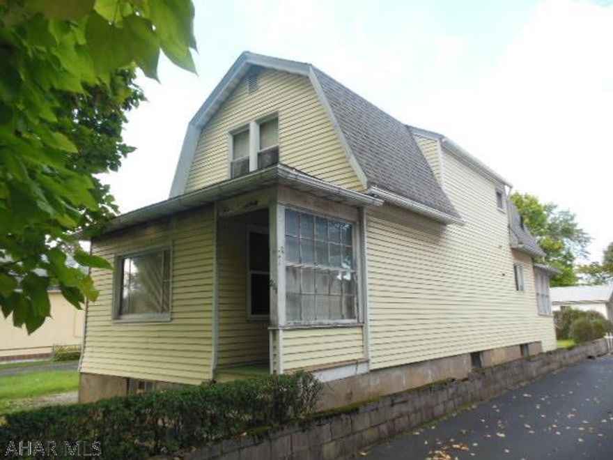 Handy-man Special on a double-level lot in Garden Heights behind Kranich's new location.  Has a new GFA and hot water tank.  100 Amp electric service panel in low basement.  Great neighnorhood, close to shopping, etc.  "As-Is" "Where-Is" Not in a flood zone; square footage is approximate.