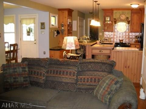 Glendale Yearound - Residential