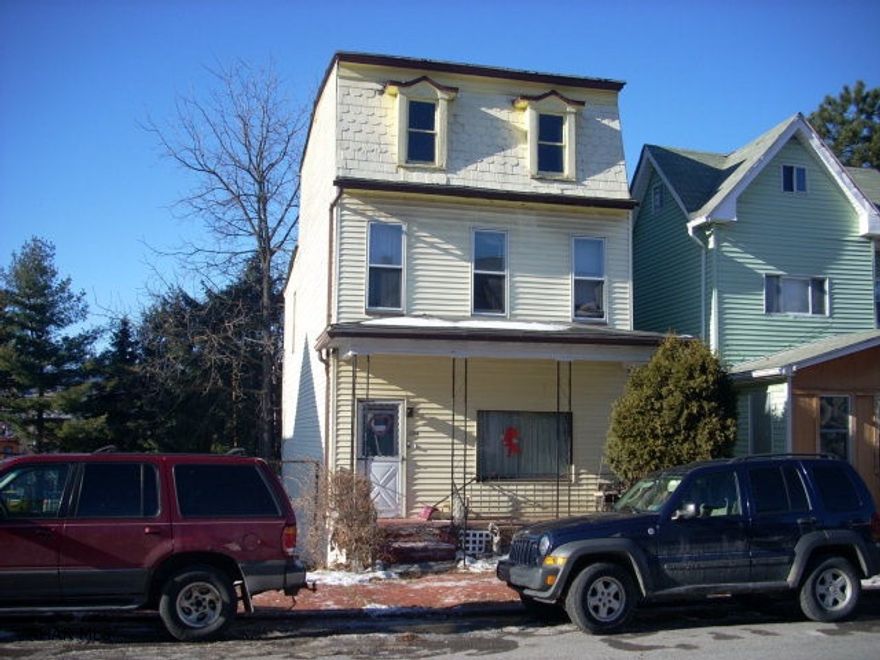 2 family dwelling in fair condition.