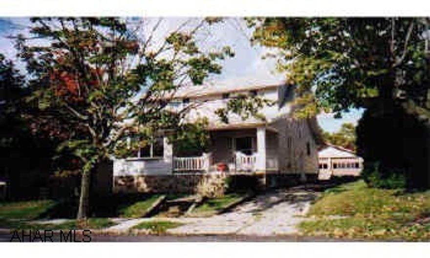 Be in for the Holidays! Cute 3 bedroom with modern kitchen and private drive and garage.   Listing Agent Frances Piper