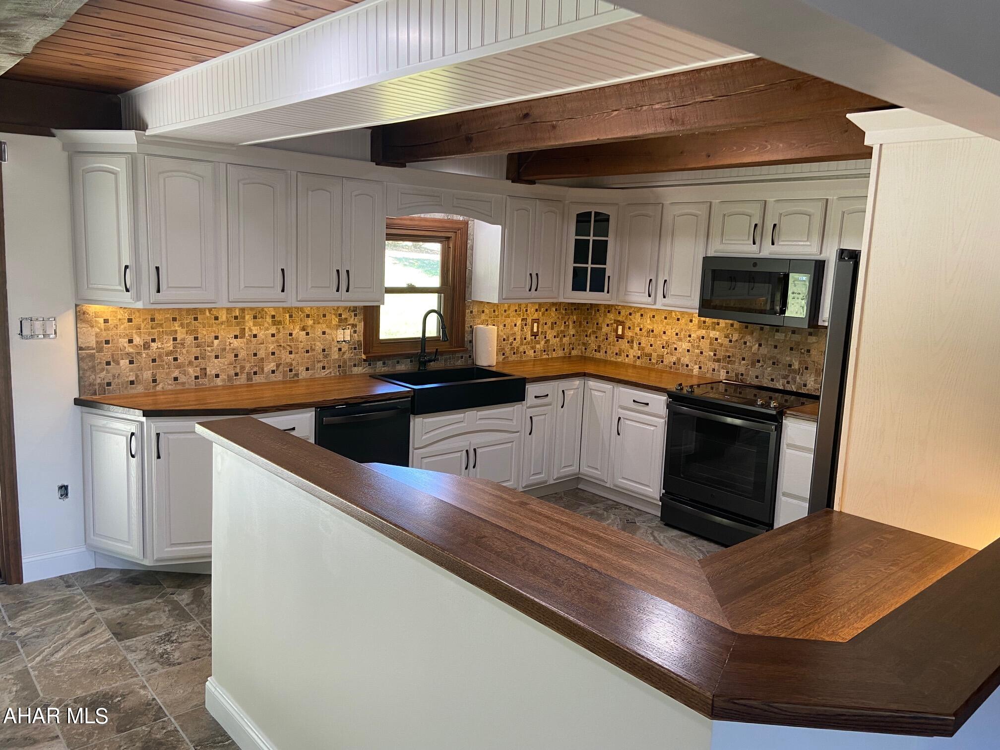 Maple Hollow - Residential