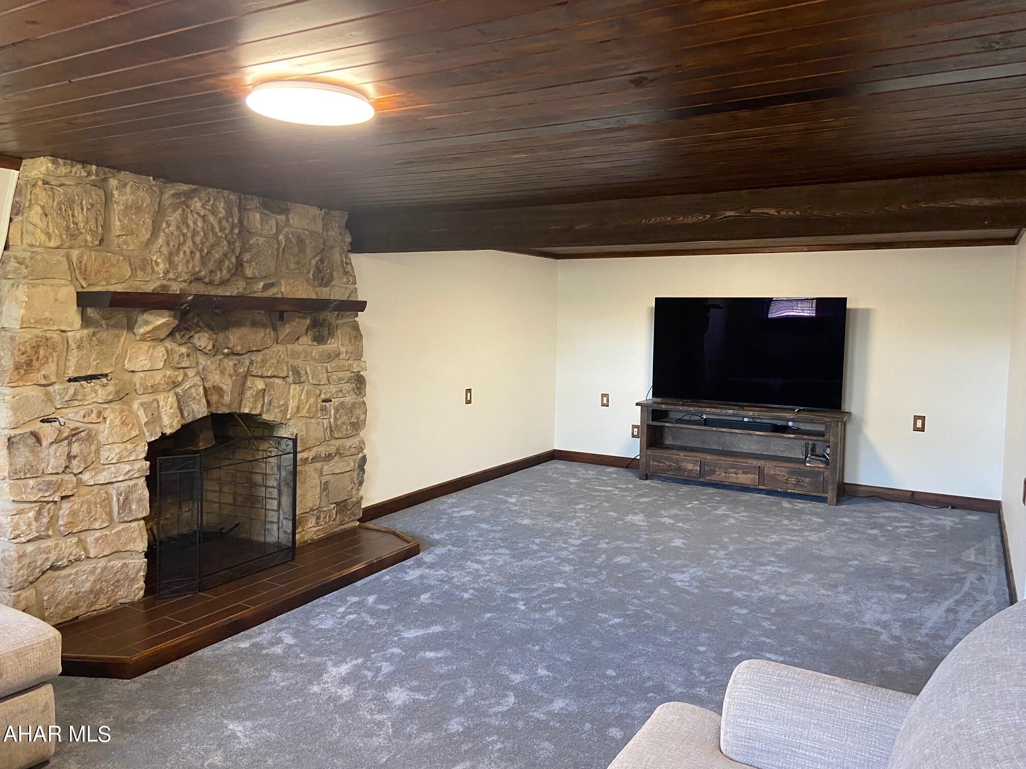 Maple Hollow - Residential