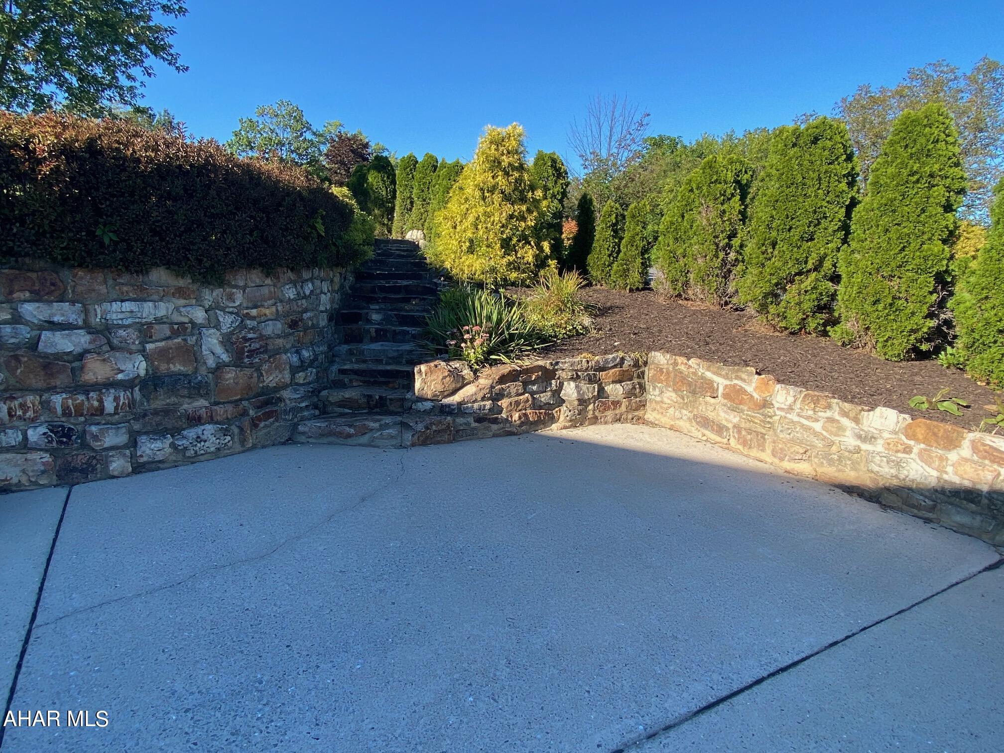 Maple Hollow - Residential