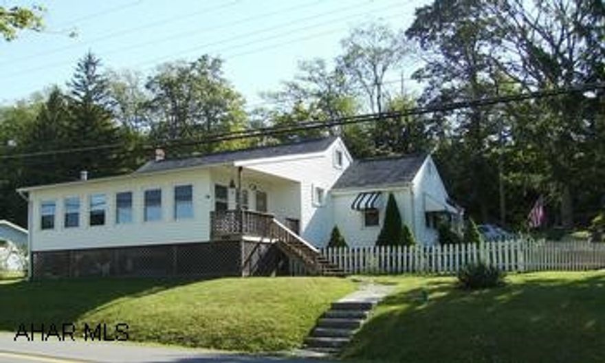 STORY AND A HALF. LIVE TOTALLY ON MAIN FLOOR. NICE LOT IN DUNCANSVILLE BORO. MAINTENANCE FREE. CALL JOHN REFFNER 932-1250. STORY AND A HALF. LIVE TOTALLY ON MAIN FLOOR. NICE LOT IN  DUNCANSVILLE BORO. MAINTENANCE FREE. CALL JOHN REFFNER 932-1250.