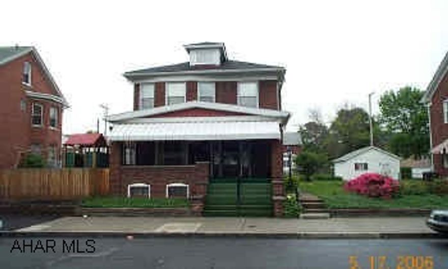 Well kept brick - New Furnace 9/05 - Roof 2002 - Some windows - Many upgrades - 1 Car Garage with new roof. Well kept brick - New Furnace 9/05 - Roof 2002 - Some windows - Many upgrades - 1 Car Garage with new roof.