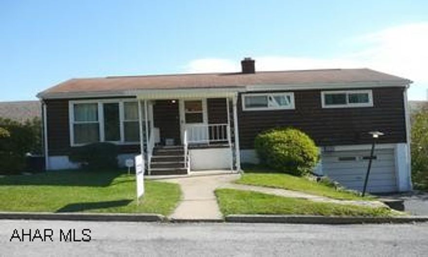 ONE STORY WITH FINISHED BASEMENT.  HANDICAP ACCESSIBLE, 4BR, 1.75BA, 1 CAR GARAGE.  VERY LARGE HOME. LARGE 4 BEDROOM, 1.75 BATH HOME.  HUGE LIVING ROOM, DINING ROOM, KITCHEN, SOME HARDWOOD FLOORS, CENTRAL AIR, BASEMENT, FAMILY ROOM, DEN OR BEDROOM, LAUNDRY.  CALL MARY 937-5897.