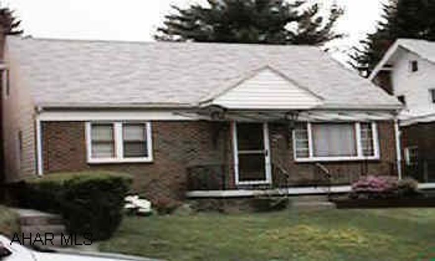 Well maintained home in Fairview with hardwood floors and good mechanics.  Must see!