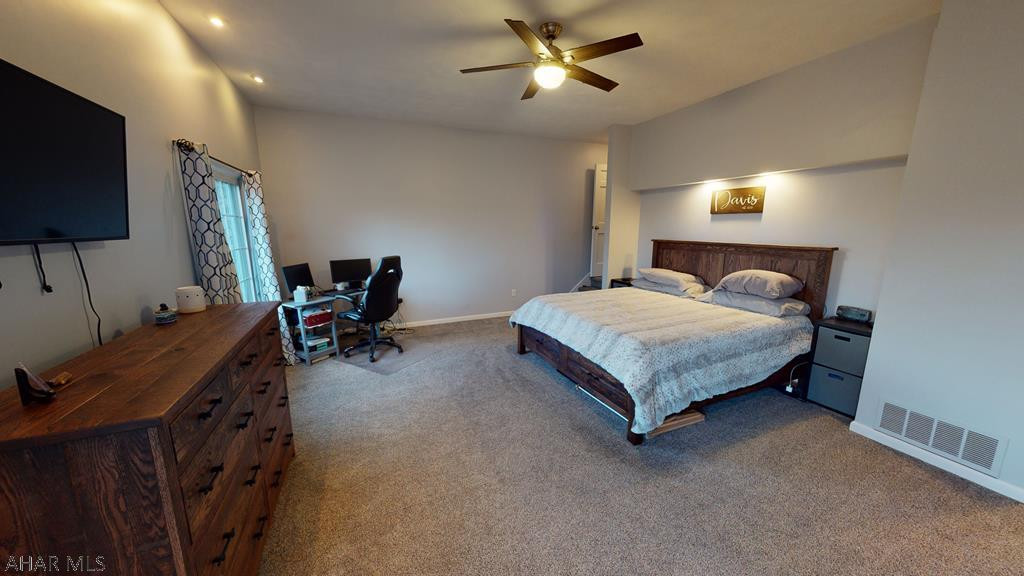 Holiday Manor - Residential