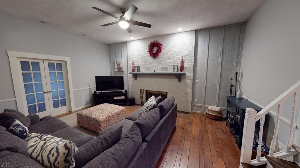 Holiday Manor - Residential