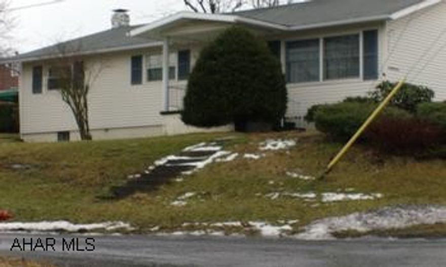 One Story Building 3 BR raised ranch in good conidition, central air, screened patio, large shed, full open basment.