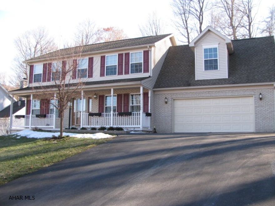 Immaculate 2 story brick & vinyl home in Parkview Estates! This home offers on oak kitchen w/granite counter tops that opens to the family room! LR., DR., & powder room complete the 1st floor. Spacious master bedroom w/ WIC & master bath w/double vanity& Jacuzzi tub and walk in shower. Lg. hall bath, 2nd floor laundry & 3 more bedrooms finish the 2nd floor! Enjoy the view from the covered front porch or privacy & nature on the rear paver patio. Bellwood Schools!