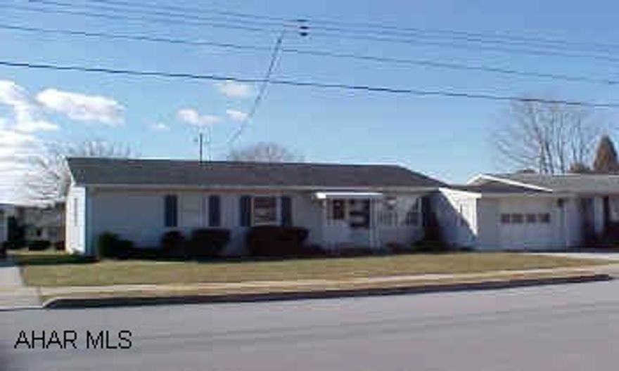 I-99 to Roaring Spring R across from Burger King L onto Williams St - home or R See other Photo's Possession August 7, 2006 (Seller prefers to Rentback until July 31st, 2006 if possible). #J-755 I-99 to Roaring Spring R across from Burger King L onto Williams St - home or R See other Photo's Possession August 7, 2006 (Seller prefers to Rentback unti lJuly 31st, 2006 if possible). #J-755