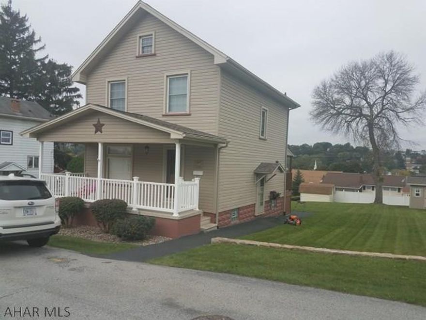 Great home that has been taken care of. Needs no work. Move in ready