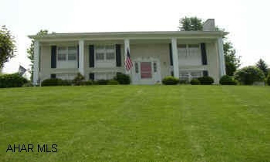 PENN FARMS.  COME SEE, COME BUY!  YOU'LL SEE THE PRIDE THE SELLERS HAVE IN THIS 3BR, 2.75 BATH SPLIT LEVEL.  MODERN EAT-IN KITCHEN, DINING ROOM, FAMILY ROOM W/ FIREPLACE, EXCELLENT MECHANICS, WELL LANDSCAPED LOT.  CALL JOANN.