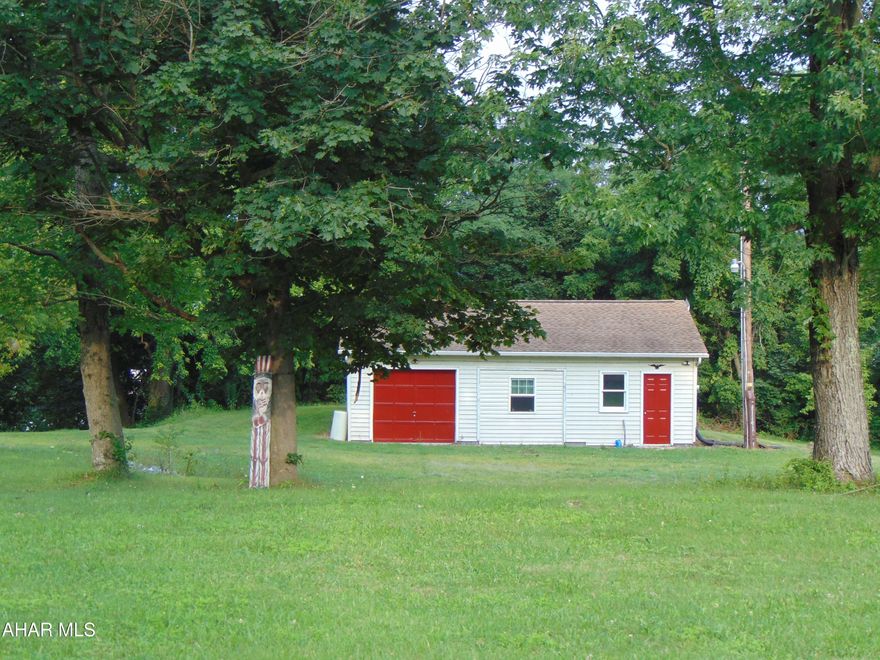 Perfect Location to build your dream home already has a 1 car garage or can be made back into a two car garage that is heated and has electric. Property is just minutes from town.

buyer responsible to connect and pay tap fees for water & sewer and confirm with Everett borough
 
Taxes from tax records