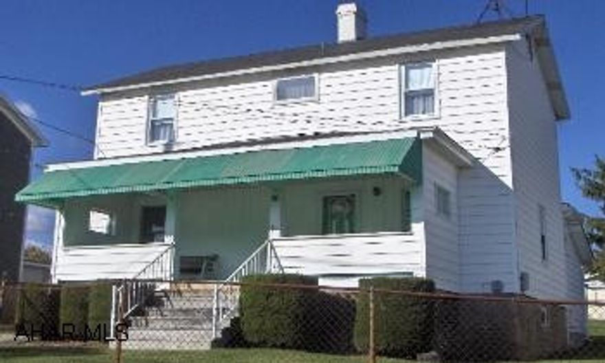 New appliances. Call Scott 472-47612 story vinyl sided - 2 BR, 1 3/4 bath home on a 50 x 130 lot. Newer oil, forced air heat. 1 car detached  2 story vinyl sided - 2 BR, 1 3/4 bath home on a 50 x 130 lot. Newer oil, forced air heat. 1 car detached garage. New appliances. Call Scott 472-4761