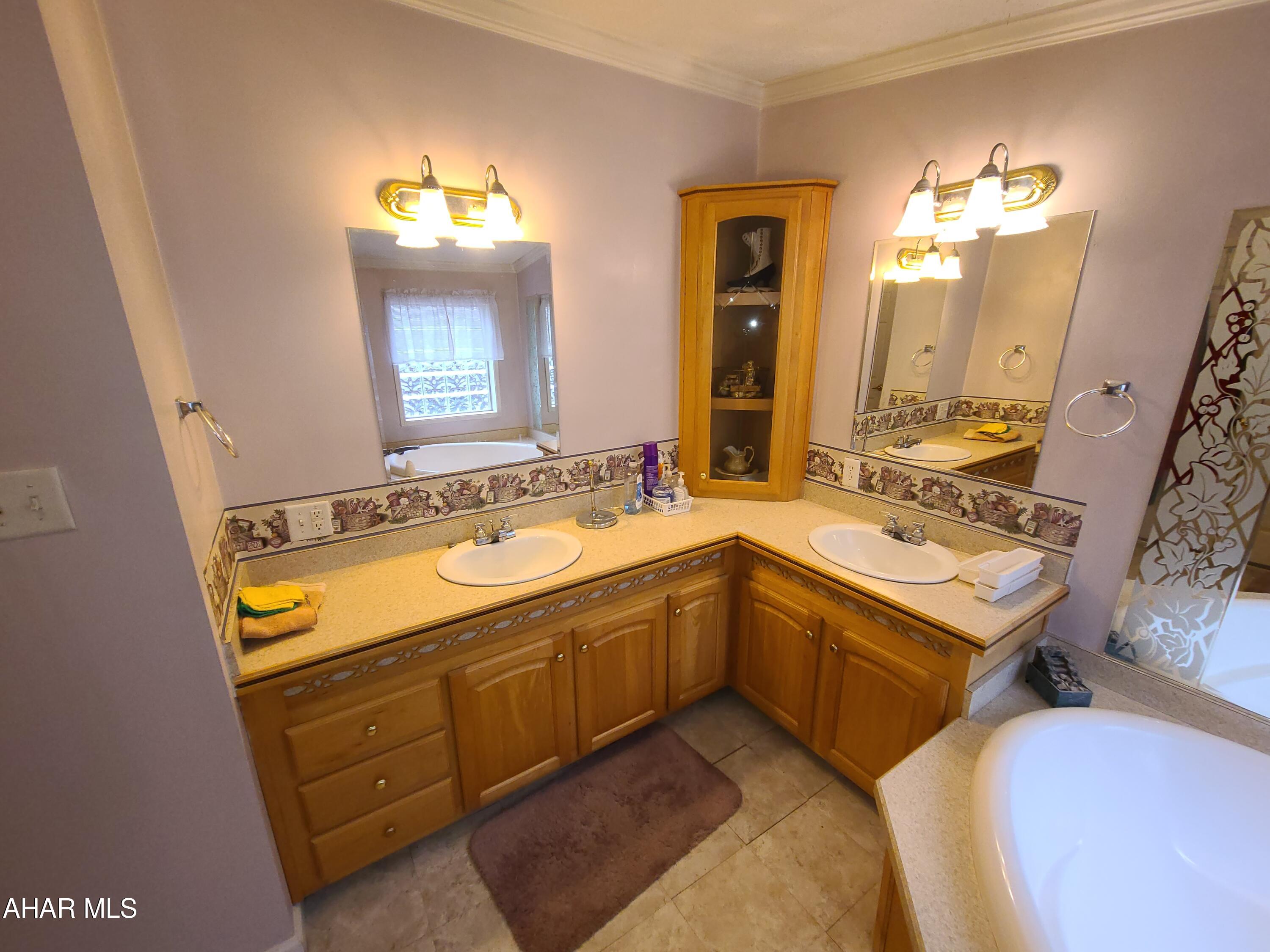 Glendale Yearound - Residential