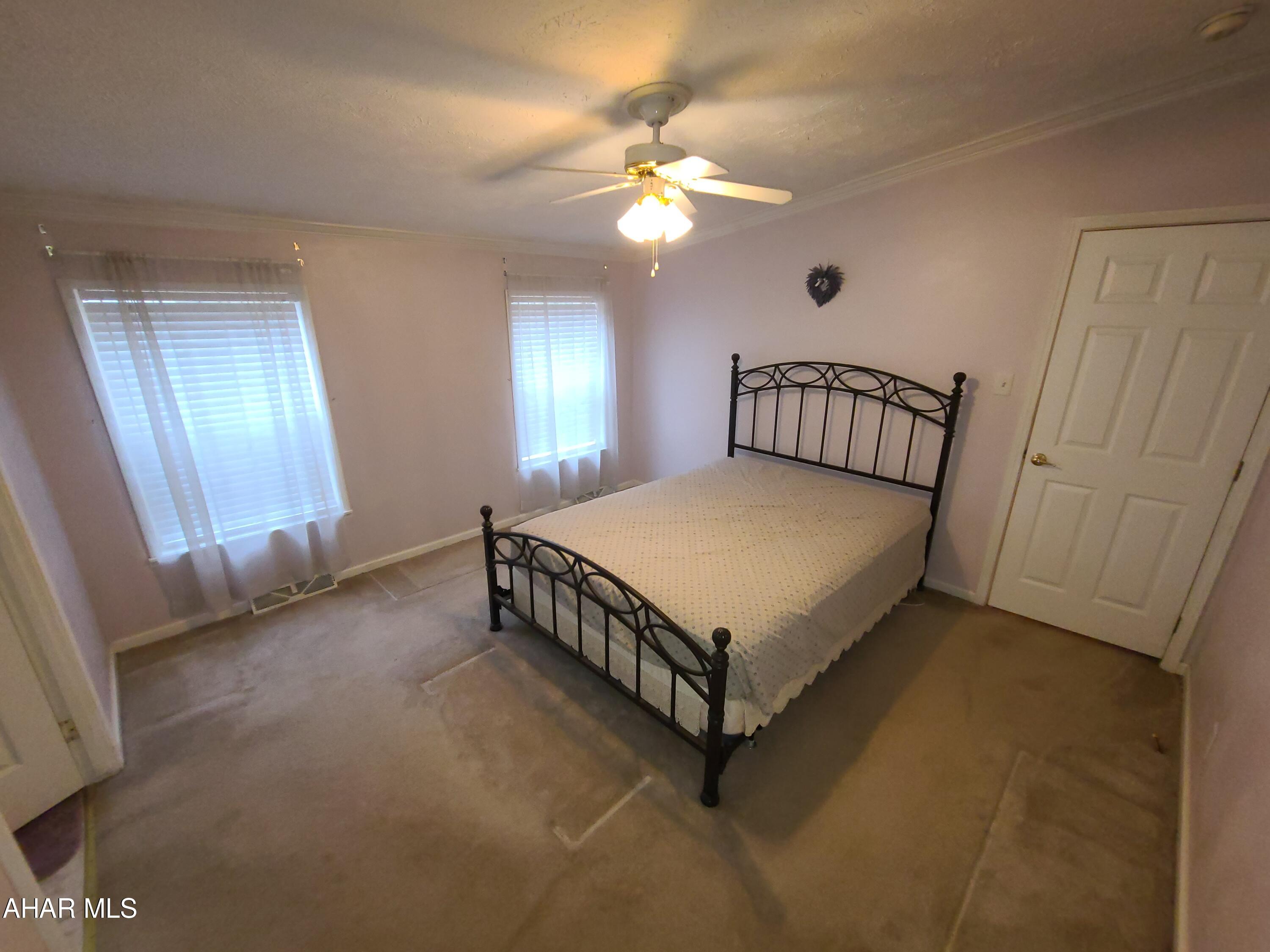 Glendale Yearound - Residential