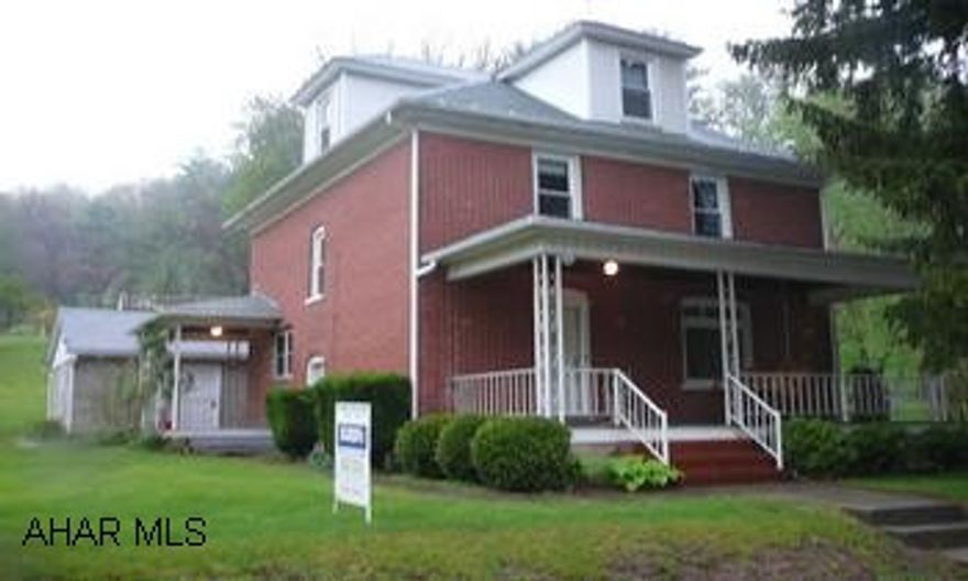 MODERN KITCHEN & BATH. HARDWOOD FLOORS, STAIRS TO ATTIC FOR STORAGE. TWO CAR DET. GARAGE AND ONE CAR DET. GARAGE. INCLUDES RANGE, REFRIG., MICROWAVE, DISHWASHER, GARBAGE DISP., WASHER & DRYER. MODERN KITCHEN & BATH. HARDWOOD FLOORS, STAIRS TO ATTIC FOR STORAGE. TWO CAR DET. GARAGE AND ONE CAR DET. GARAGE. INCLUDES RANGE, REFRIG., MICROWAVE, DISHWASHER, GARBAGE DISP., WASHER & DRYER.