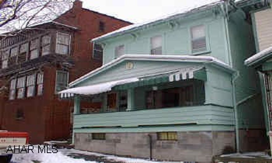 Private yard, 2 car garage.  New carpet inside, ready to move in.