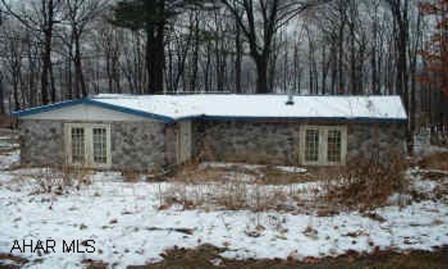 2 BD, 1 BATH RANCHER ON .652 ACRE.  FIXER UPPER.  SOLD AS IS.  2 CAR GARAGE.  CALL LISTING AGENT FOR ADDITIONAL INFORMATION. 2 BD, 1 BATH RANCHER ON .652 ACRE.  FIXER UPPER.  SOLD AS IS.  2 CAR GARAGE.  CALL LISTING AGENT FOR ADDITIONAL INFORMATION.