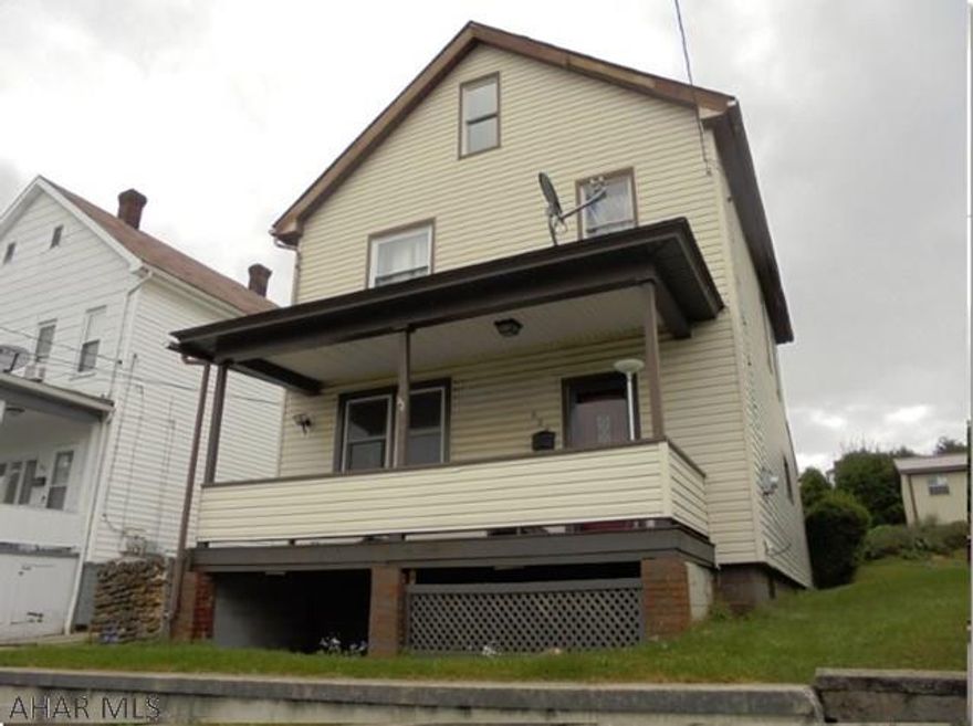 Portage- 2 story vinyl sided home with 4 BR's 1  baths. 35 x 125 lot. Full basement and 1 car detached garage. “