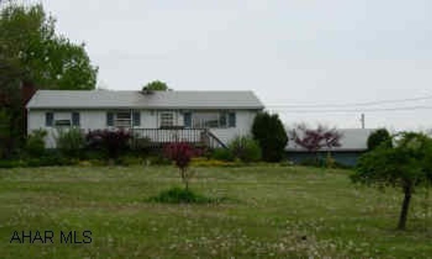COUNTRY LIFESTYLE ON 1.7 ACRES NEAR ALL AMENITIES. HOME NEEDS SOME TLC. 3 BEDROOM, 1.5 BATH, 2 CAR GARAGE. ONLY $75,000.