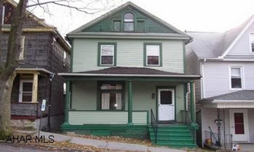 ALTOONA.  NEAR ALTOONA HOSPITAL OR PSU CAMPUS.  THIS 3 BEDROOM OFFERS HARDWOOD FLOORS, NEW FURNACE AND APPLIANCES INCLUDED.  MOVE IN. ALTOONA.  NEAR ALTOONA HOSPITAL OR PSU CAMPUS.  THIS 3 BEDROOM OFFERS HARDWOOD FLOORS, NEW FURNACE AND APPLIANCES INCLUDED.  MOVE IN.