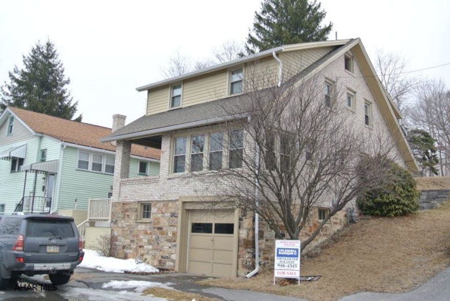 Very well maintained 2 story 3 bedroom, 1.5 baths. New windows, new hot water heater, new vinyl exterior railings. Lots of windows. Nice views. Hardwood floors. Newer roof. Plus central air. A great house!