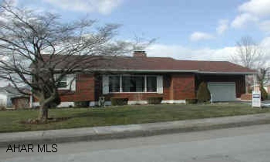 SUPER NICE BRICK RANCHER.  SUPER NICE BRICK RANCHER ON QUIET STREET IN BOROUGH. 3 BR, 1.5 BATH, 2 FAMILY ROOMS, 3 FIREPLACES, GARAGE, LARGE LOT. OIL HEAT W/CENTRAL AIR. HOME WARRANTY.