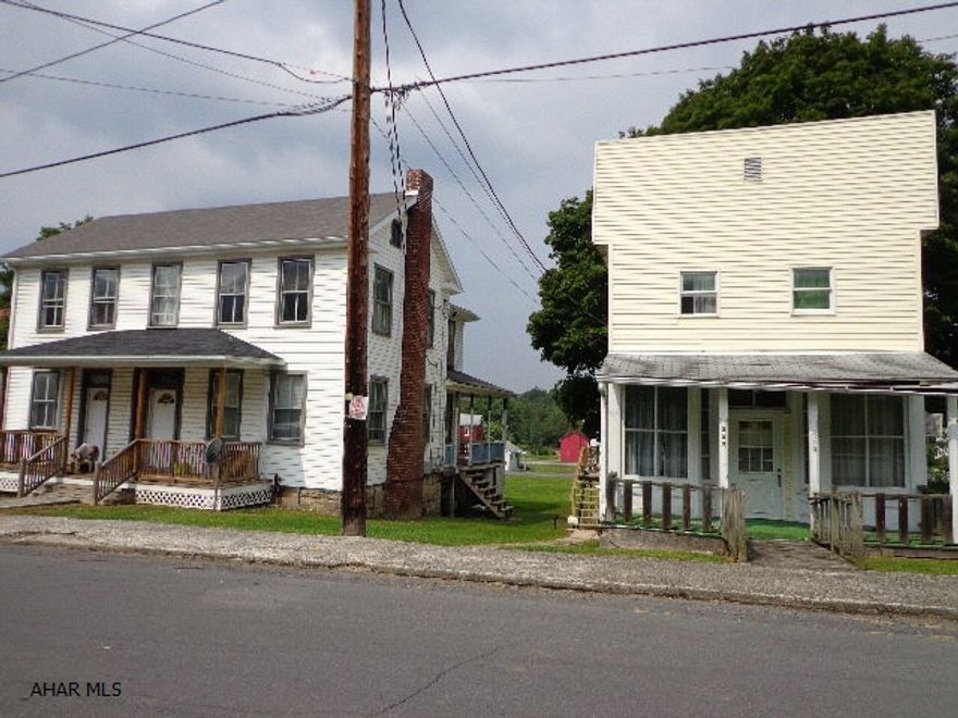 Comp purpose onlyOne lot with 2 rental units. 1-unit Apt 257 & 259 unit 2- Apt 253-255 & 255R