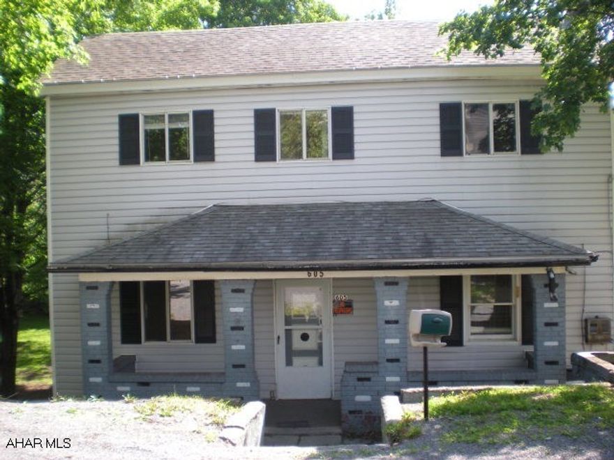 Large house located on quiet street. Needs a little TLC in the interior. Outside has had some recent updates. Near the community pool and park.