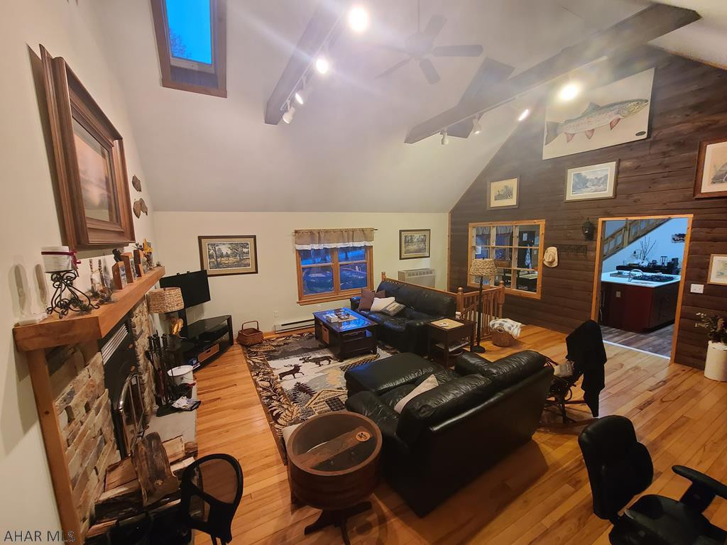 Glendale Yearound - Residential