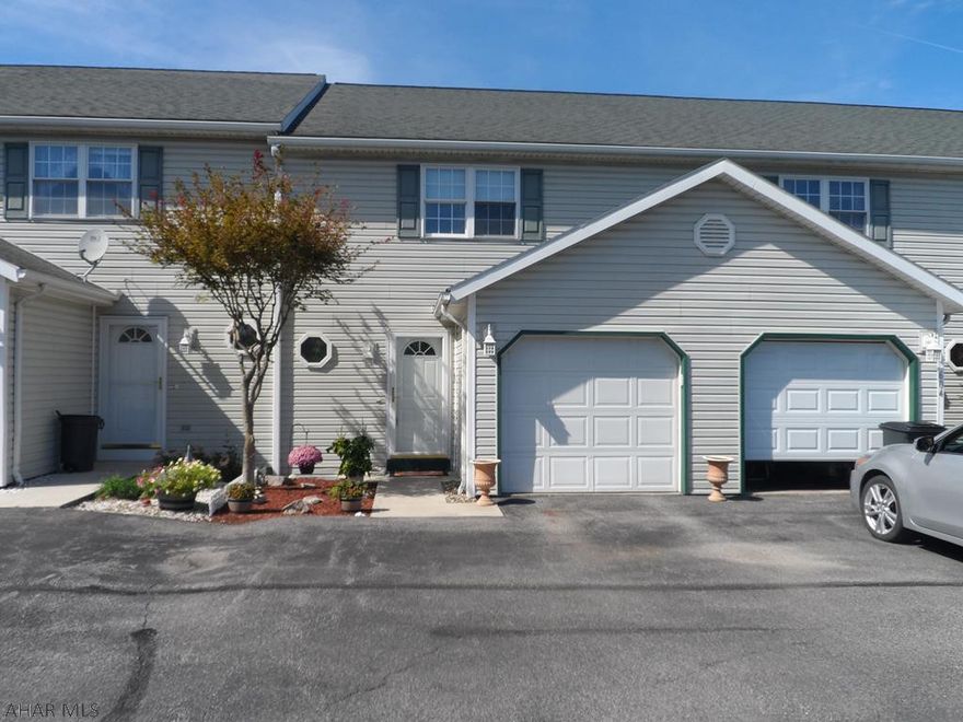 Beautiful well kept townhouse.  Open floor plan with Living Room & Dining Room area.  Large spacious bedrooms with 2 walk in closets.  Seller to have carpets cleaned for new buyer before closing.