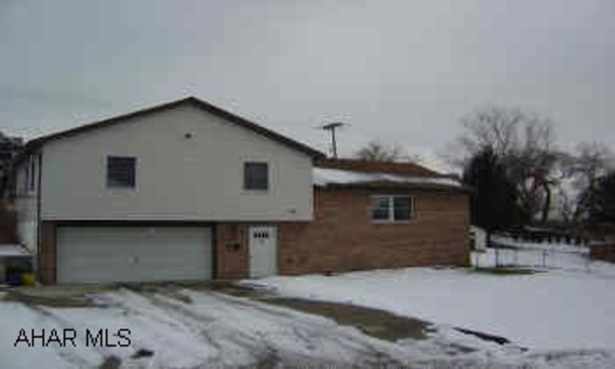 Newer construction, large corner lot 150x120 family room with gas fireplace 2 car garage. 3bedrooms, DR, LR, Kitchen, above ground pool/deck.