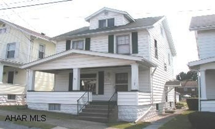 EAST END BEAUTY. UPDATED KIT. & BATH. HARDWOOD FLOORS, FINISHED FR, GREAT DECK W/ CEILING FAN, NEWER ROOF, ELEC, PLUMBING, & FURNACE. MOSTLY NEW WINDOWS.  INCUDES NEW STAINLESS STEEL APPLIANCES, LEVEL LOT. NO SHOWINGS UNTIL SEPTEMBER 18, 2006.