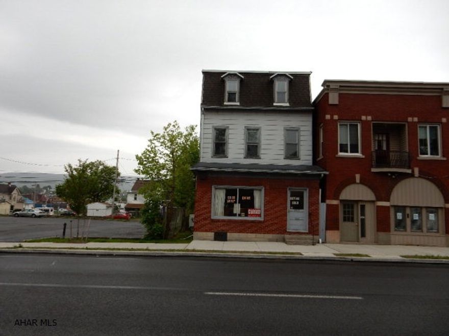 Commercial Building for Retail/Insurance Office