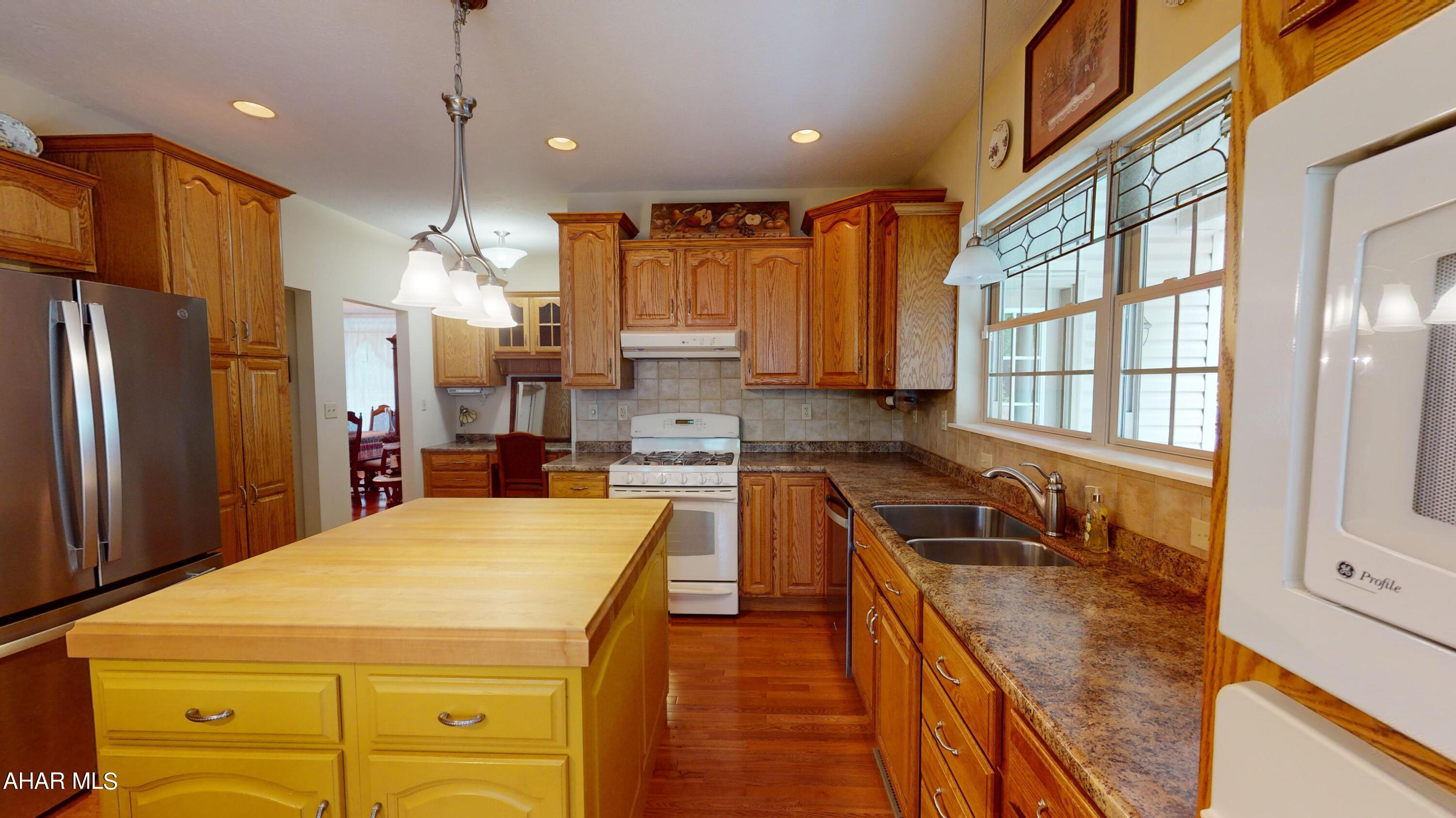 Fox Hollow - Residential