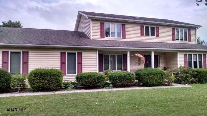 Lovely, spacious 3 BR, 2.5 BA, 2 story, huge flat beautiful 1.54 acre lot, CA, 2.5 car attached garage, deck/above ground pool, nice package!